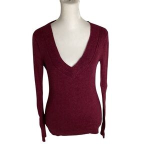 Express Women’s Magenta Low V-Neck Sweater Size Small